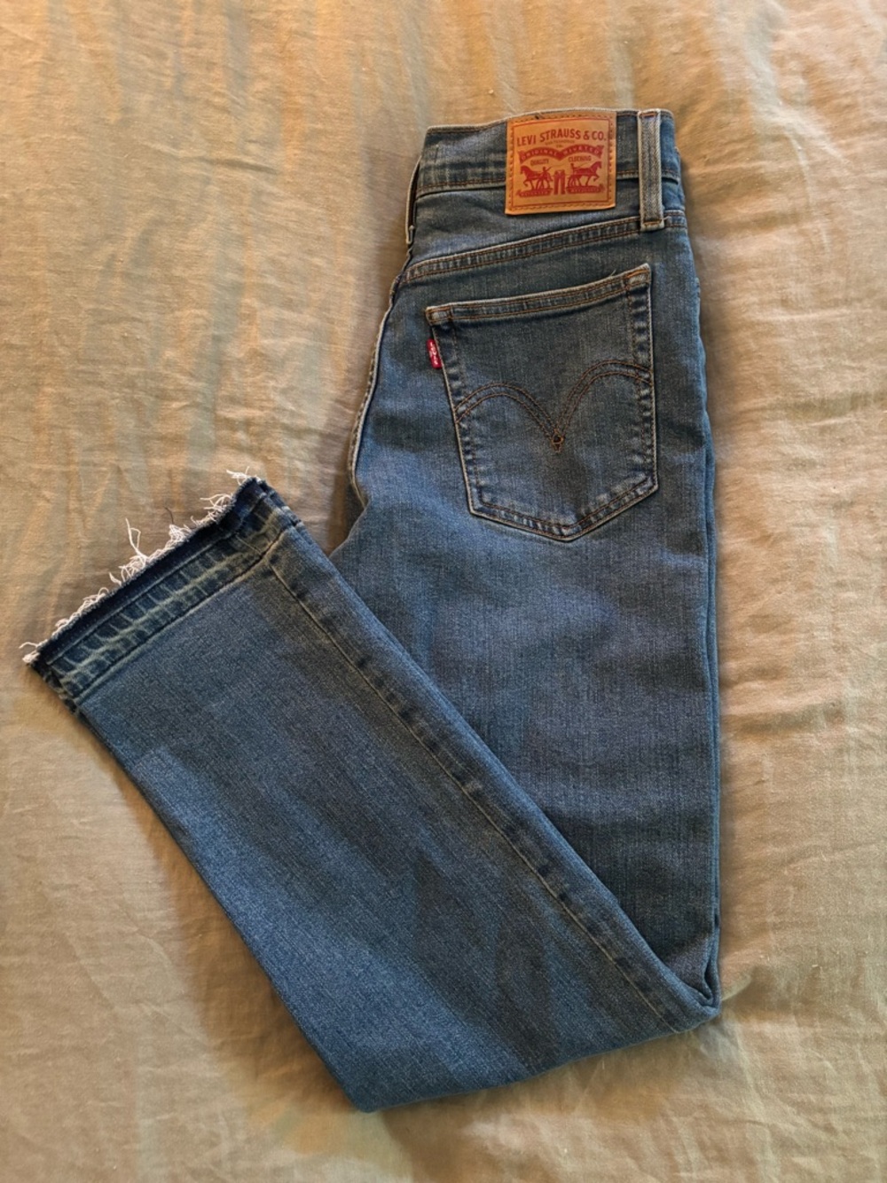 Levi's High Rise Women's Jeans - Medium Blue
